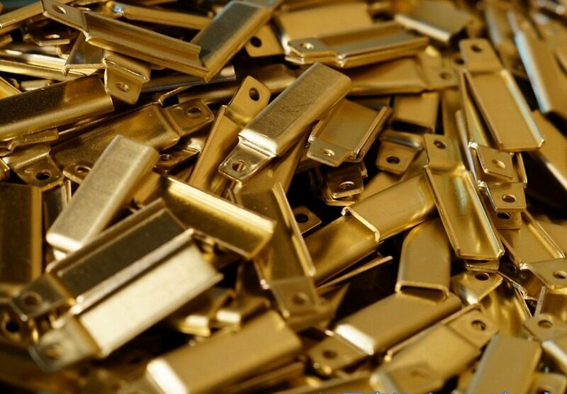 プレス加工品のピッキング